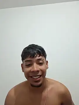 Snapshot of Elputas chatting on June 24, 2026, 3:32 pm Elputas online show from June 24, 2026, 3:32 pm
