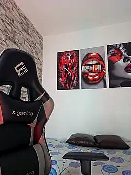 Snapshot of Antonella2_m chatting on October 3, 2025, 5:03 pm Antonella2 m online show from October 3, 2025, 5:03 pm