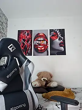 Snapshot of Antonella2_m chatting on November 18, 2025, 5:05 pm Antonella2 m online show from November 18, 2025, 5:05 pm