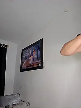 Snapshot of Antonella2_m chatting on March 5, 2025, 11:17 am Antonella2 m online show from March 5, 2025, 11:17 am