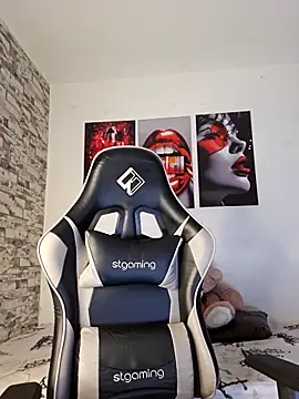 Snapshot of Antonella2_m chatting on December 17, 2025, 1:05 pm Antonella2 m online show from December 17, 2025, 1:05 pm