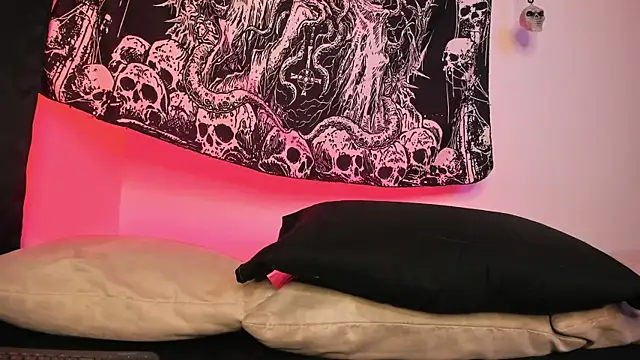 Agnes jones  online show from April 16, 2026, 12:00 am