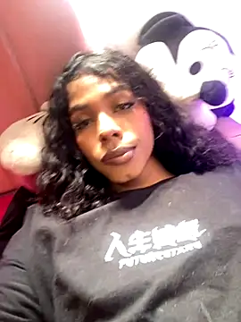 bloom444 online show from November 4, 2025, 3:38 pm