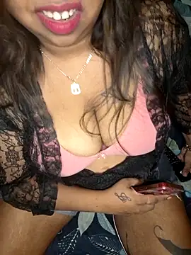 Snapshot of IndieSM chatting on October 3, 2025, 7:37 pm IndieSM online show from October 3, 2025, 7:37 pm