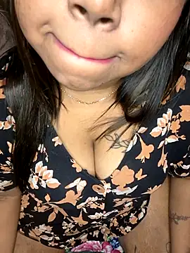 Snapshot of IndieSM chatting on November 28, 2025, 9:04 pm IndieSM online show from November 28, 2025, 9:04 pm