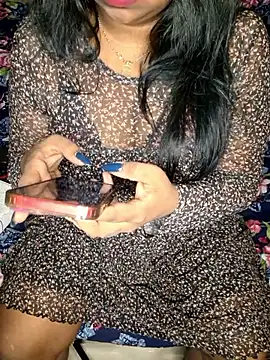 Snapshot of IndieSM chatting on October 14, 2025, 9:25 pm IndieSM online show from October 14, 2025, 9:25 pm