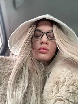 Holly Molii online show from January 12, 2025, 5:13 am