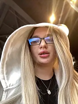 Holly Molii online show from January 12, 2025, 8:14 am