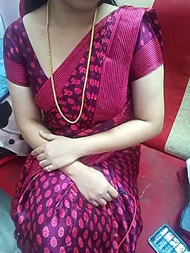 Snapshot of yourtamilcouple chatting on February 1, 2026, 10:02 am yourtamilcouple online show from February 1, 2026, 10:02 am