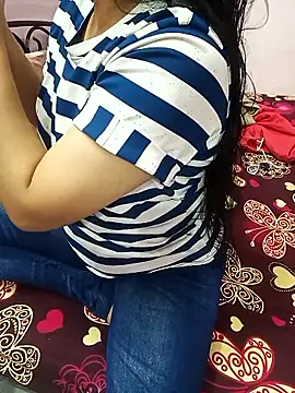 Snapshot of yourtamilcouple chatting on January 7, 2026, 9:47 am yourtamilcouple online show from January 7, 2026, 9:47 am