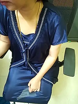 Snapshot of yourtamilcouple chatting on February 21, 2026, 4:03 am yourtamilcouple online show from February 21, 2026, 4:03 am