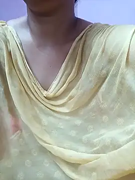 Snapshot of yourtamilcouple chatting on January 6, 2026, 3:32 am yourtamilcouple online show from January 6, 2026, 3:32 am