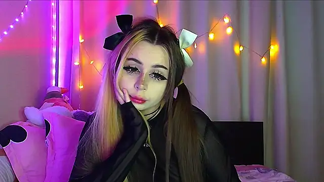 Snapshot of suemeow chatting on February 16, 2025, 5:37 am suemeow online show from February 16, 2025, 5:37 am
