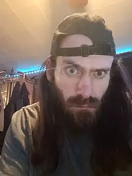 Snapshot of RobStrokes215 chatting on December 18, 2025, 8:52 am RobStrokes215 online show from December 18, 2025, 8:52 am