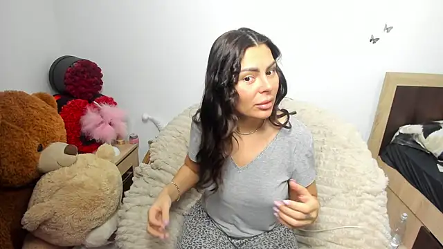 kilenyapatrice online show from February 8, 2026, 2:15 pm