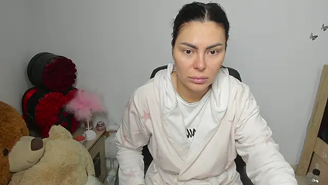 kilenyapatrice online show from April 17, 2026, 12:08 pm