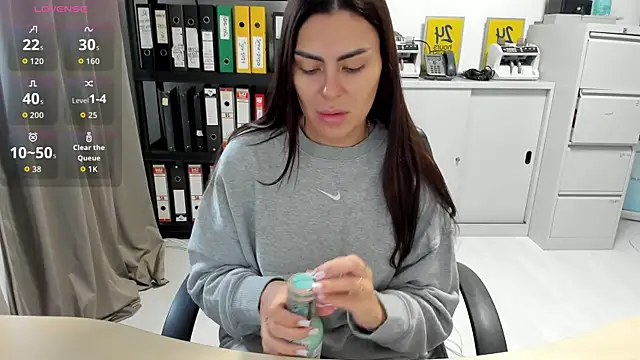 kilenyapatrice online show from October 27, 2025, 12:50 pm