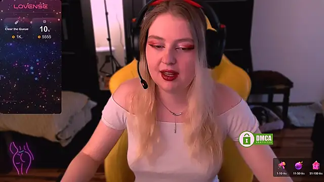 EvaAndLilith online show from December 4, 2025, 9:30 am