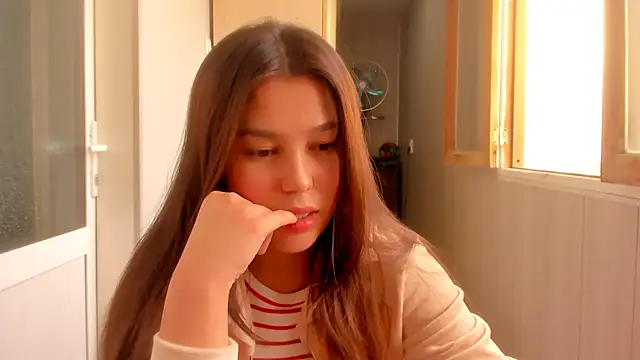 Snapshot of LunaXmii chatting on October 3, 2025, 8:49 am LunaXmii online show from October 3, 2025, 8:49 am