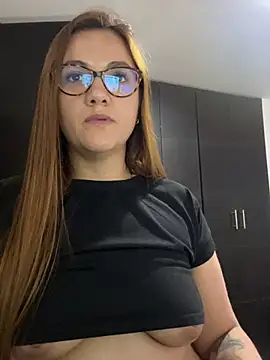 Snapshot of Shianrose chatting on February 25, 2025, 10:42 pm Shianrose online show from February 25, 2025, 10:42 pm