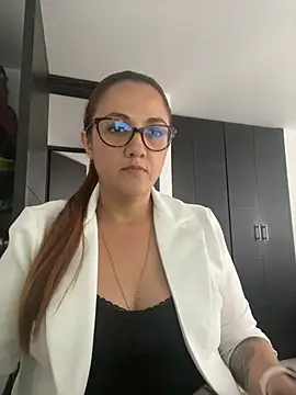 Snapshot of Shianrose chatting on February 13, 2025, 3:45 pm Shianrose online show from February 13, 2025, 3:45 pm