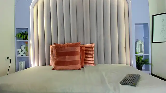 JaylaScott   online show from February 19, 2026, 11:51 am