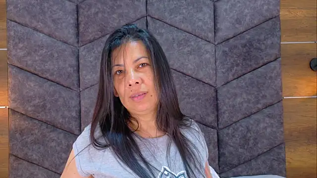 JaylaScott   online show from April 13, 2026, 11:47 am