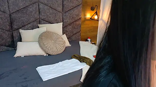 JaylaScott   online show from November 3, 2025, 11:58 am