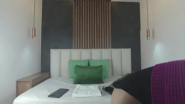 JaylaScott   online show from September 22, 2025, 11:49 am