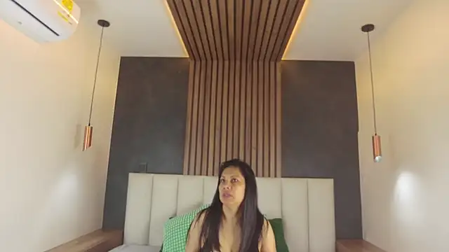 JaylaScott   online show from November 4, 2025, 11:47 am