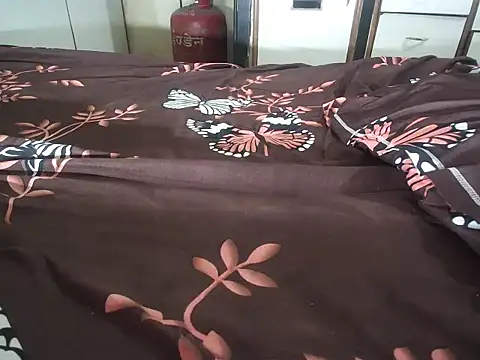 Snapshot of Kinjal_patel01 chatting on September 25, 2025, 4:40 am Kinjal patel01 online show from September 25, 2025, 4:40 am