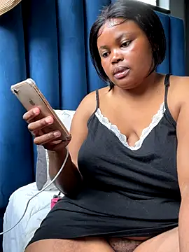 Curveysinaa online show from November 12, 2025, 7:23 am