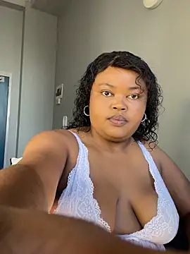 Curveysinaa online show from February 25, 2026, 5:40 am