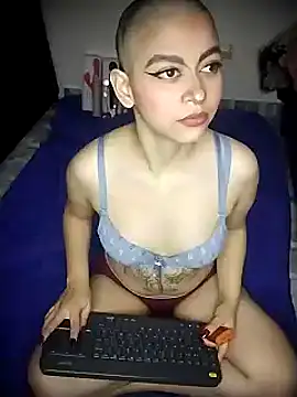 Snapshot of Bitsy_Messy chatting on January 14, 2025, 1:58 am Bitsy Messy online show from January 14, 2025, 1:58 am