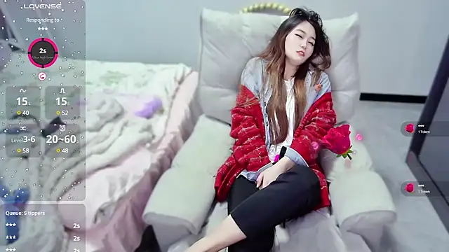 Snapshot of Feifei-cn chatting on March 12, 2025, 12:47 pm Feifei-cn online show from March 12, 2025, 12:47 pm