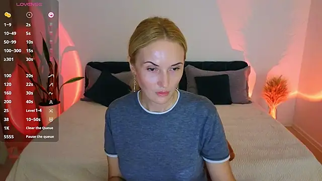 AlisssaRose online show from October 4, 2025, 4:41 pm