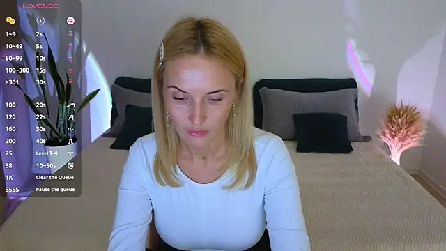 AlisssaRose online show from September 25, 2025, 8:59 pm