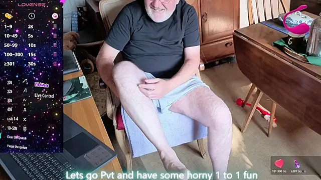 Snapshot of Adamdaddybear chatting on July 29, 2026, 7:29 am Adamdaddybear online show from July 29, 2026, 7:29 am