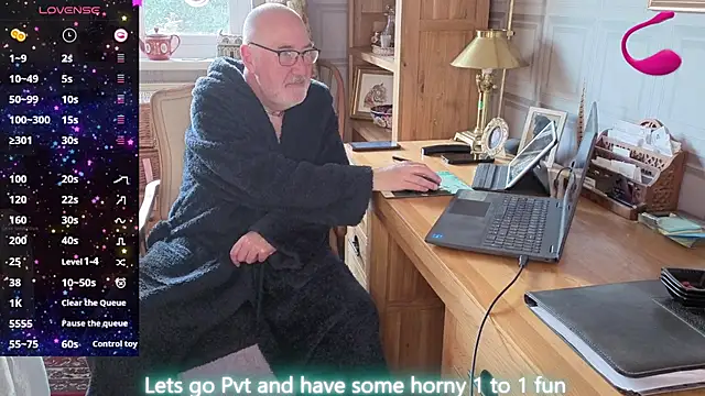 Adamdaddybear online show from April 8, 2026, 7:10 am