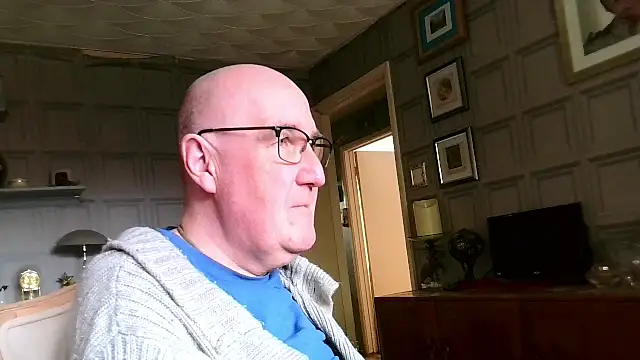 Adamdaddybear online show from March 9, 2025, 1:59 pm