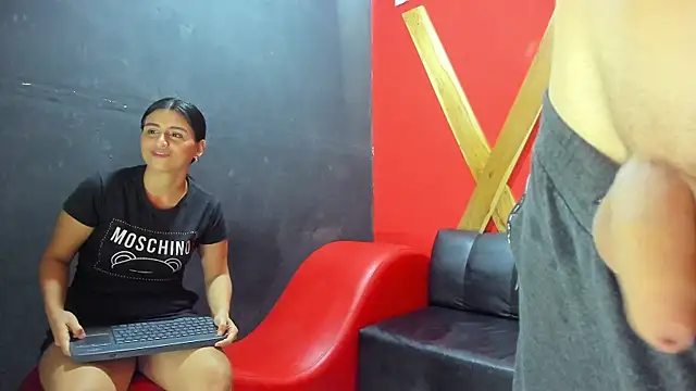 dirty couple22 online show from March 18, 2025, 2:06 pm