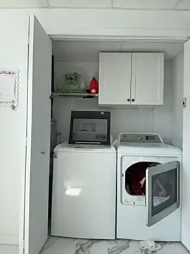 Sweetleeahxx online show from April 17, 2026, 2:31 pm