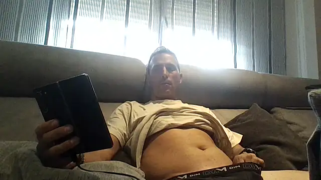 Lucas   81 online show from November 17, 2025, 1:48 pm