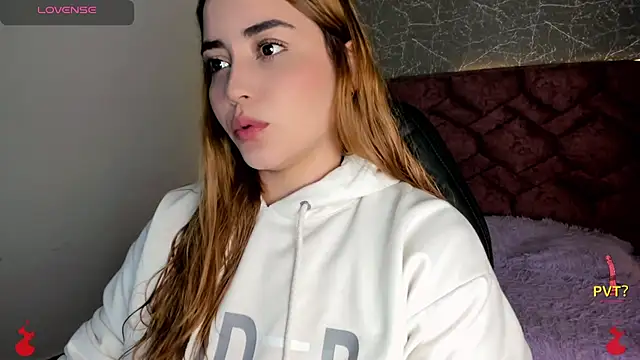 Snapshot of Lucia_star__ chatting on January 3, 2025, 1:57 pm Lucia star online show from January 3, 2025, 1:57 pm