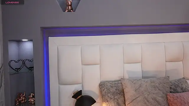 CuteAri online show from April 4, 2026, 8:04 pm