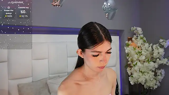 CuteAri online show from January 6, 2026, 8:46 pm