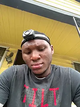 Snapshot of Festivitiesking1 chatting on May 15, 2026, 4:27 pm Festivitiesking1 online show from May 15, 2026, 4:27 pm
