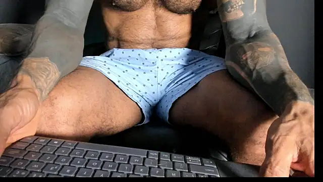 Snapshot of Brock_hurn1 chatting on October 23, 2025, 2:43 am Brock hurn1 online show from October 23, 2025, 2:43 am