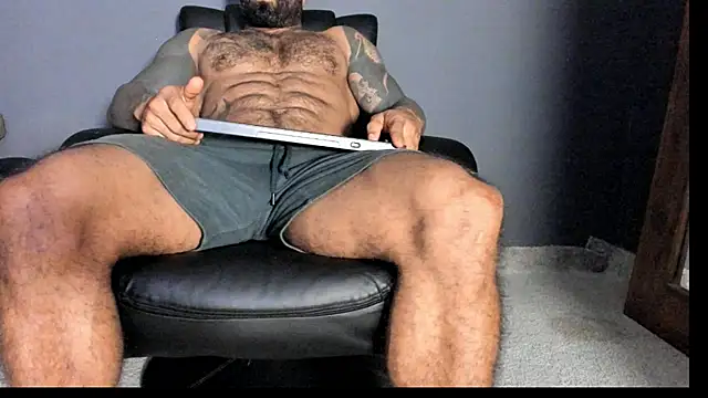 Snapshot of Brock_hurn1 chatting on November 3, 2025, 1:33 am Brock hurn1 online show from November 3, 2025, 1:33 am