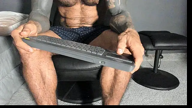 Snapshot of Brock_hurn1 chatting on November 4, 2025, 12:47 am Brock hurn1 online show from November 4, 2025, 12:47 am